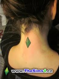 The Sims tetování na krku