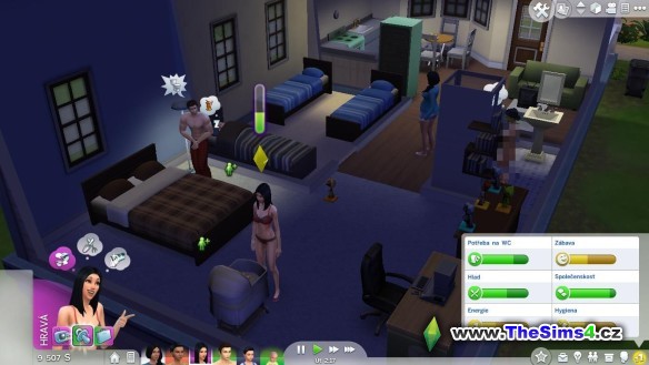 Všichni potřebují naráz do koupelny... prostě je to malý dům, Rozálie je o tom přesvědčena.