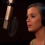 Katy Perry zpívá Last Friday Night v simštině